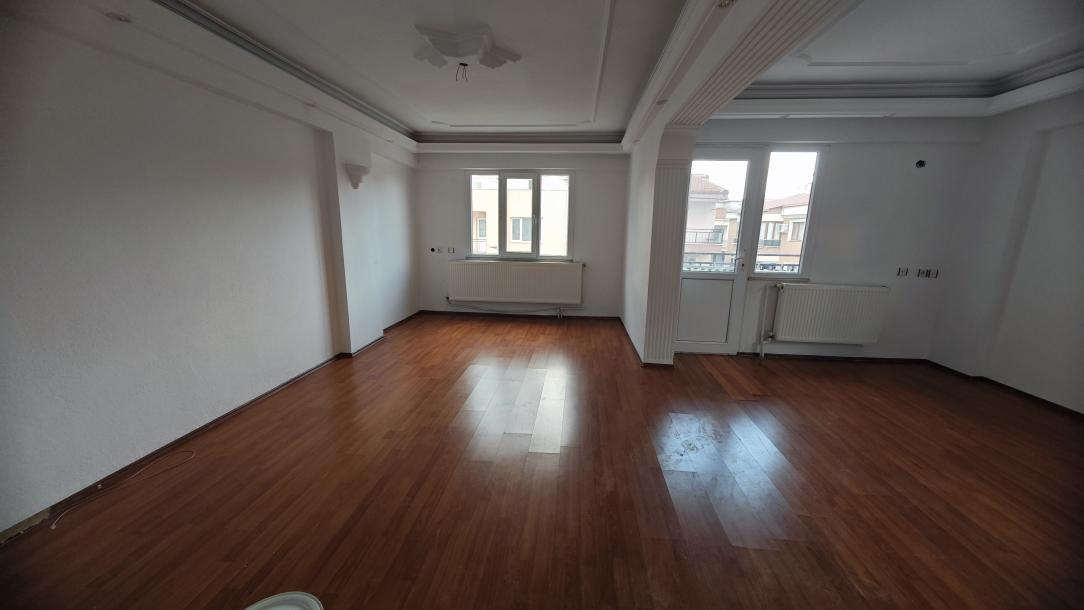 Kemalpaşa Sekiz Eylül Mahallesinde Kiralık 2+1 Daire-1